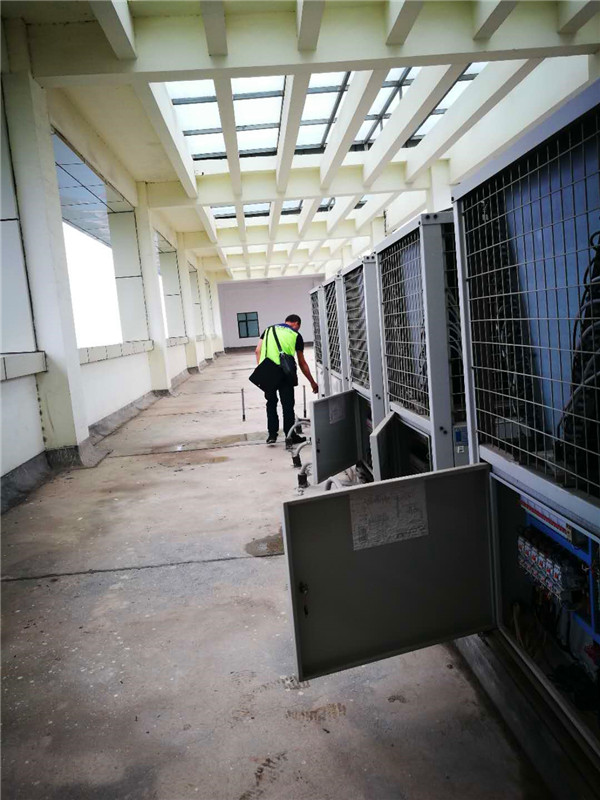 成都中央空調(diào)清洗保養(yǎng) 成都中央空調(diào)清洗保養(yǎng)